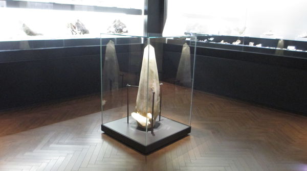 ミュージアムのシンボル　水晶の原石